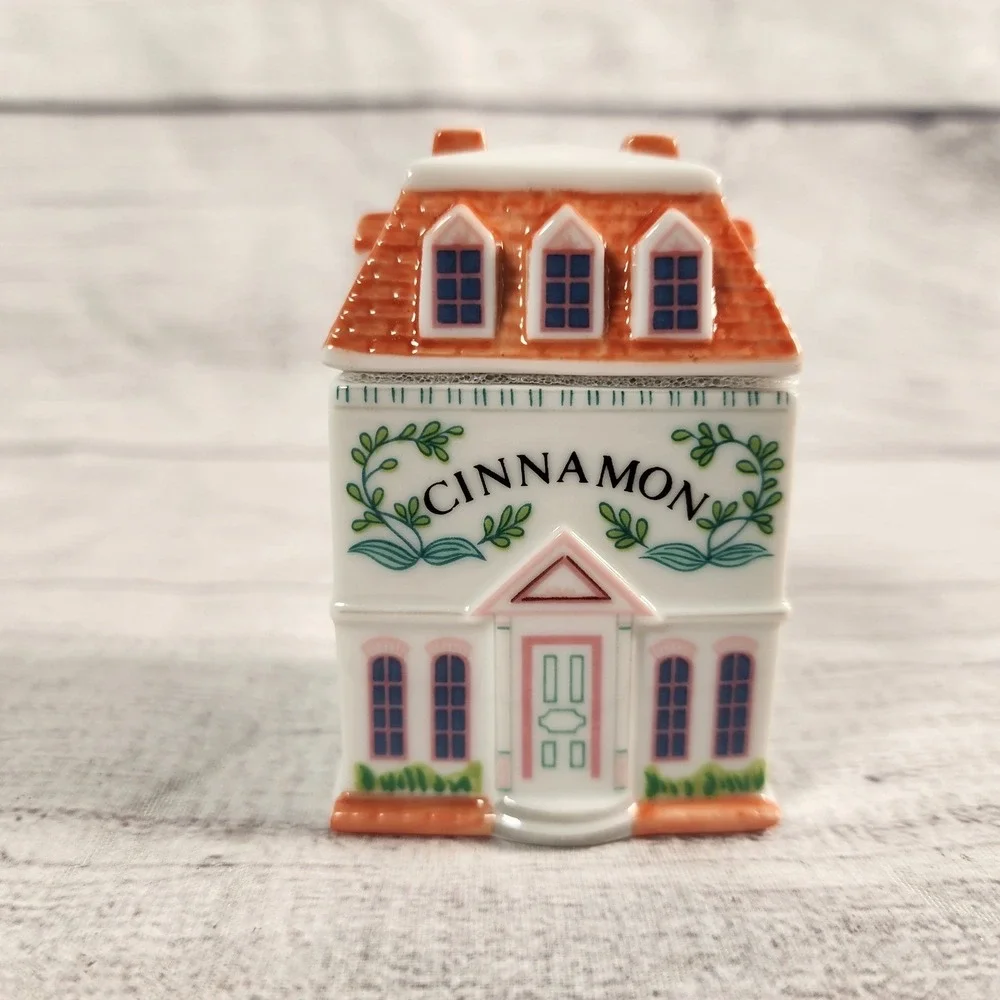 Vintage 1989 Lenox Spice Village Cinnamon Fine Porcelain House Spice Jar Lid